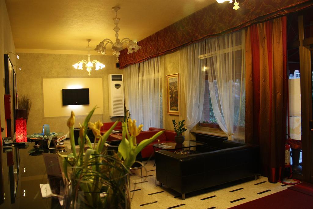 Park Hotel Киери Екстериор снимка